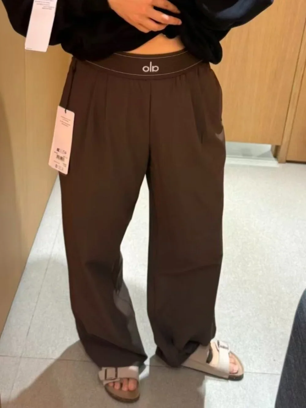 🦋🦋Alo Yoga Suit Up Trouser Espresso Coffee Brown(Regular 30“inches) NWT - Picture 7 of 7
